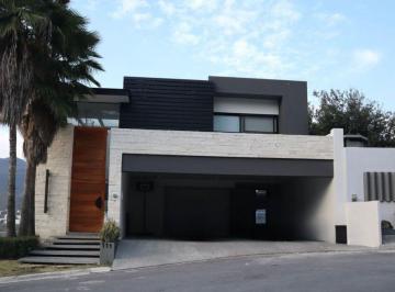 Casa de 4 habitaciones, Monterrey · Casa en Venta en Monterrey Zona Carretera Nacional Lagos del Vergel