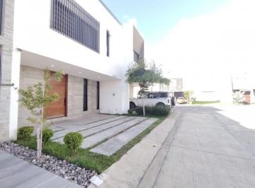 Casa de 4 habitaciones, San Pedro Tlaquepaque · Casa en Venta Punto Sur Este