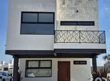Casa · 270m² · 4 Recámaras · 2 Estacionamientos · En Villas Zacango, El Verdadero Lujo No Es La Ubicación.