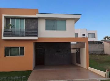 Casa de 3 habitaciones, Tlajomulco de Zúñiga · Casa Venta Fraccionamiento Casa Fuerte Santa Anita