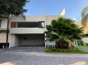 Casa de 3 habitaciones, Zapopan · Residencia de Autor en Valle Real, Exclusividad Coto Florencia Int. 31 Zapopan Jalisco