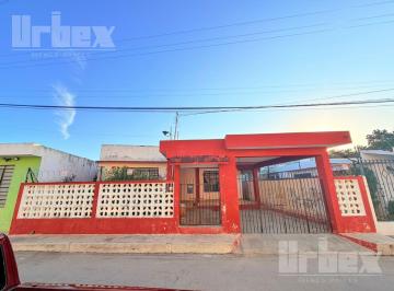 Casa · 2 Recámaras · 1 Estacionamiento · Se Vende/renta Casa en Calle Zacatecas en Santa Ana, Campeche