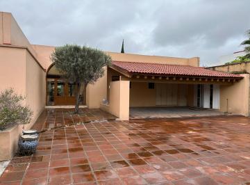 Casa · 480m² · 3 Recámaras · 6 Estacionamientos · Casa en Venta en Santa Cruz Guadalupe, Puebla