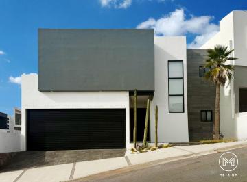 Casa de 3 habitaciones, Chihuahua · Casa en Venta en Residencial Torralba en Esquina Equipada Zona Valle Escondido