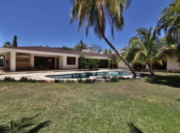 1 · Se Vende Casa Residencial en Montecristo Merida