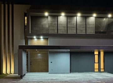 Casa de 4 habitaciones, Querétaro · Propiedad en Venta, Clúster Rio, Altozano Nuevo Querétaro