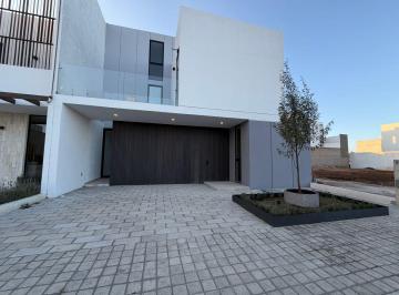 Casa de 4 habitaciones, Pachuca · Casa con 200 m² Superficie de Terreno, 4 Habitaciones en Venta en Fraccionamiento La Cartuja
