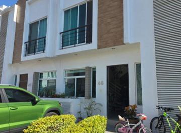 Casa de 3 habitaciones, Corregidora · Casa en Venta en Colinas del Santuario
