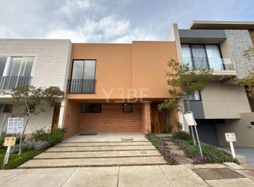 Casa de 3 habitaciones, Zapopan · Casa en Venta Soaré Azent