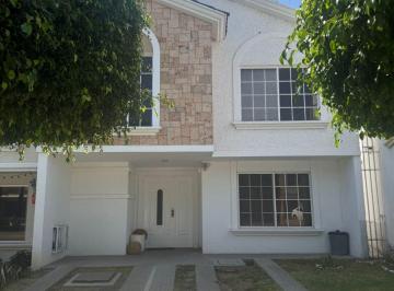 Casa de 3 habitaciones, León · Casa de Oportunidad en Lagos del Campestre