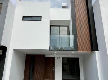 Casa · 220m² · 3 Recámaras · 3 Estacionamientos · Casa en Venta en La Antigua Cementera, Parte Alta del Fraccionamiento