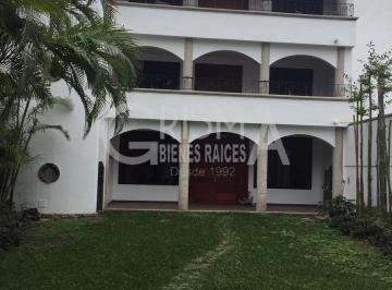 Casa · 250m² · 3 Recámaras · 2 Estacionamientos · Casa Amueblada en Renta en Col. Jardines