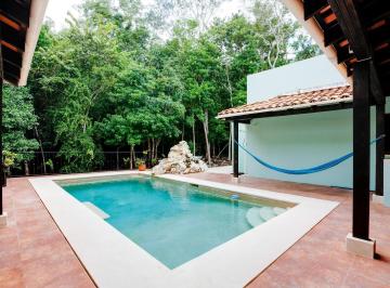 Casa · 302m² · 5 Recámaras · 4 Estacionamientos · Casa en Venta en El Corazon de La Selva