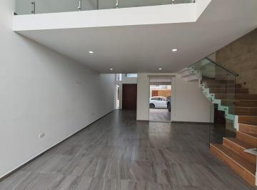 Casa · 260m² · 3 Recámaras · 2 Estacionamientos · Venta Preciosa Casa en Parque Mediterraneo; Lomas de Angelopolis, Espacios Amplios y Luminosos