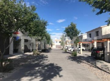 Casa de 3 habitaciones Renta MN 23,500 · Casa en Renta El Refugio Unico