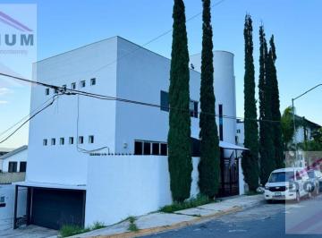 Casa · 435m² · 4 Recámaras · 3 Estacionamientos · Casa - Cumbres 5to Sector