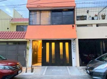 Casa de 4 habitaciones, Iztacalco · Casa en Venta en Militar Marte