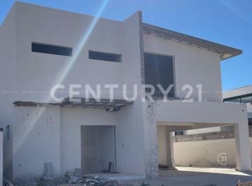Casa · 275m² · 3 Recámaras · 4 Estacionamientos · Casa en Venta en Residencial Leones I en Chihuauha, Chih.