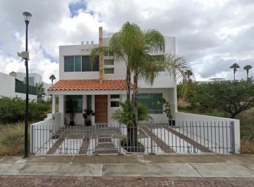 Casa de 3 habitaciones, Querétaro · Juriquilla a un Excelente Precio. Remodelada y Lista Para Ti