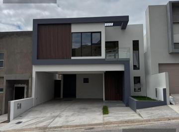 Casa · 282m² · Casa en Venta en Valle Escondido