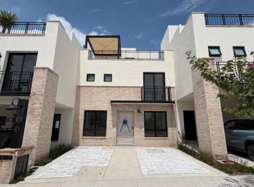 Casa en condominio · 188m² · 3 Recámaras · 2 Estacionamientos · Casa en Condominio - Juriquilla