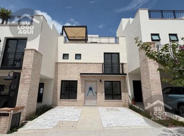 Casa en condominio · 188m² · 3 Recámaras · 2 Estacionamientos · Casa en Condominio - Juriquilla