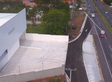Bodega comercial · 2100m² · 4 Estacionamientos · Bodega en Venta y Renta en Sindurio