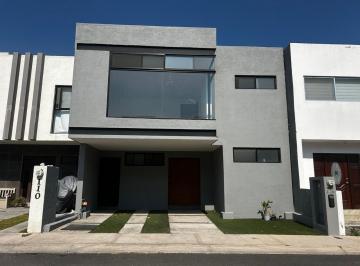 Casa en condominio · 260m² · 3 Recámaras · 2 Estacionamientos · Casa en Condominio en Renta. Zen Life I, El Marqués, Querétaro.