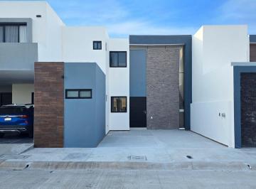 Casa · 160m² · 3 Recámaras · 2 Estacionamientos · Casa en Venta con Alberca en Punto Lomas Riviera Veracruzana
