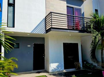 Casa de 3 habitaciones, Mazatlán · Casa en Venta en Hacienda del Seminario Coto Santa Raquel