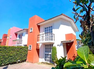 Casa en condominio · 80m² · 2 Recámaras · 2 Estacionamientos · Casa en Renta Calimaya Villas del Campo