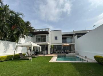 Casa de 4 habitaciones, Emiliano Zapata · Bellisima Residencia con Casa Club Impecable Totalmente Amueblada Seguridad 24 Horas Visitela!