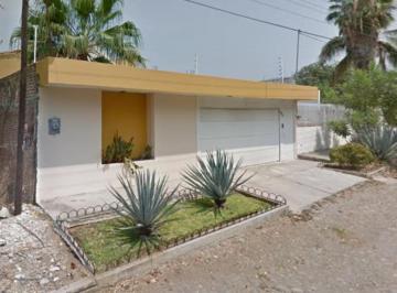 Casa de 3 habitaciones, Apatzingán · Casa en Venta. Colonia Independencia. Apatzingán, Michoacán