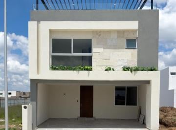 Casa en condominio · 239m² · 3 Recámaras · 2 Estacionamientos · Casa en Venta en Vivanta Residencial