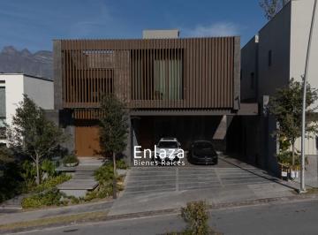 Casa · 572m² · 3 Recámaras · 3 Estacionamientos · Residencia en Venta en Cordillera Residencial, Santa Catarina, N. L.