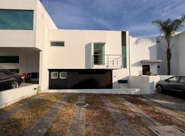 Casa de 3 habitaciones, Tlajomulco de Zúñiga · Casa en Venta – Real del Bosque
