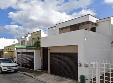 Casa de 2 habitaciones, Cancún · Hermosa Casa en Cataluña 5 con 100 m² en Venta