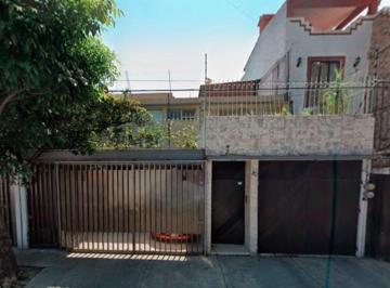 Casa de 4 habitaciones, Coyoacán · Casa en Venta en Campestre Churubusco, Coyoacán