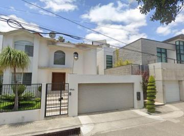 Casa de 3 habitaciones, Tijuana · Hermosa Casa con Excelente Distribucion y Ubicada en Zona de Plusvalia
