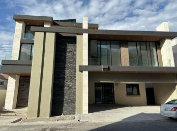 Casa · 809m² · 5 Recámaras · 4 Estacionamientos · Casa en Venta Club de Golf La Herradura Carr Nacional Monterrey