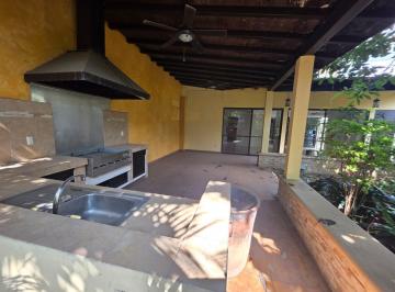 Casa · 395m² · 5 Recámaras · 3 Estacionamientos · Casa en Morelos