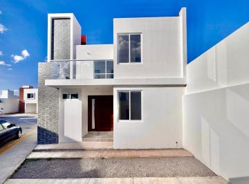 Casa · 136m² · 4 Recámaras · 2 Estacionamientos · Casa en Venta en San Juan del Rio Queretaro