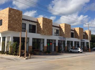 Local comercial · 60m² · 15 Estacionamientos · Locales Comerciales de 60 m² Sobre Av Constituyentes, Playa del Carmen