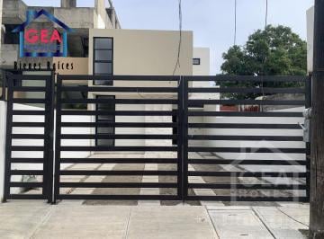 Casa · 115m² · 3 Recámaras · 1 Estacionamiento · Casa en Venta Col. Hipodromo, Cd Madero, Tamaulipas