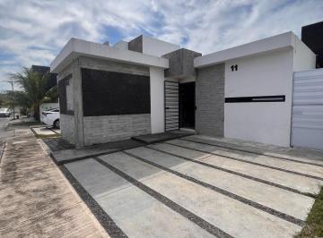 Casa · 200m² · 2 Recámaras · 1 Estacionamiento · Casa - El Manantial