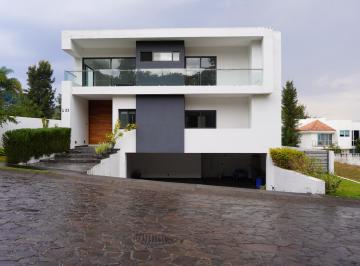 Casa de 6 habitaciones, Zapopan · Casa Moderna en Fraccionamiento Diana Natura