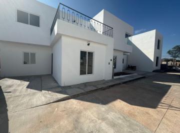 Casa en Venta de 3 habitaciones  · Casa Nueva con Excelente Ubicación