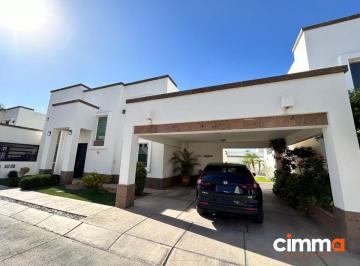 Casa de 3 habitaciones, Hermosillo · Casa con 3 Habitaciones en Renta en Residencial La Rioja, 350 m² Superficie de Terreno