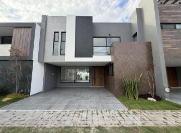 Casa · 340m² · 4 Recámaras · Casa en Renta Parque Baja California Lomas de Angelopolis