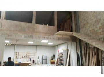 Bodega comercial · 372m² · 2 Recámaras · Venta de Bodega - Colonia Manantial